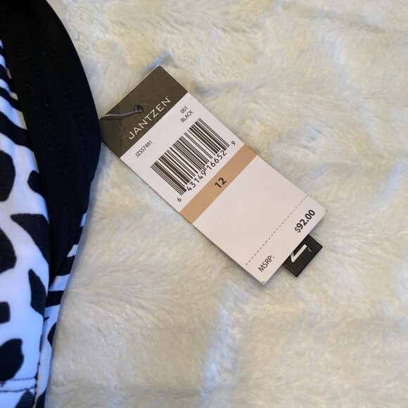 Jantzen black and white one piece swim suit - Picture 2 of 5